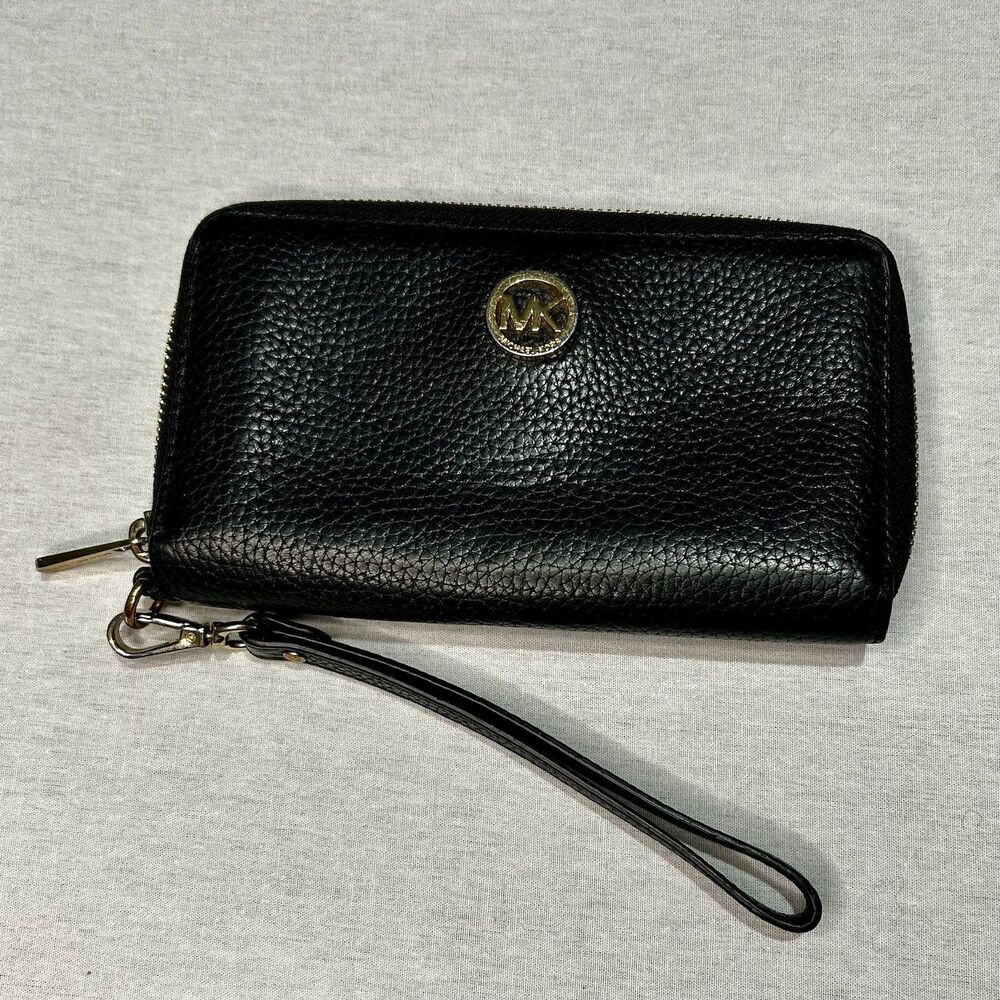 Michael Kors Leather Wristlet Wallet in Black, Preppy, Academia